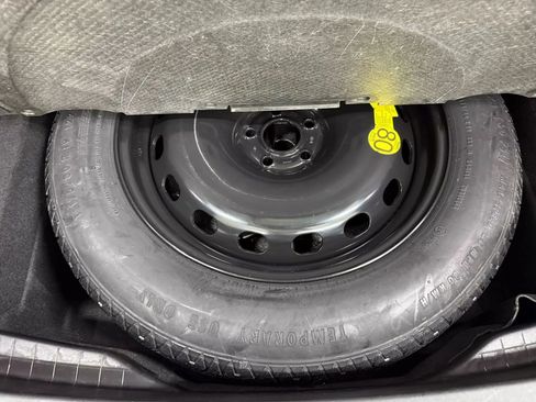 Used 2018 Land Rover Range Rover Velar R-Dynamic SE image 59