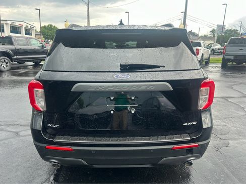 Used 2023 Ford Explorer XLT w/ Equipment Group 202A image 5