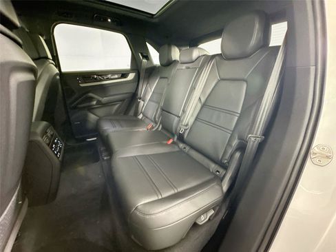 Certified 2026 Porsche Cayenne Coupe AWD/4WD image 26