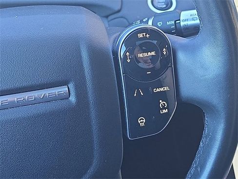 Used 2020 Land Rover Range Rover Evoque SE image 21