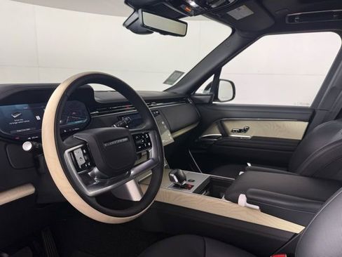 New 2025 Land Rover Range Rover SV image 17