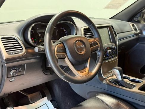 Used 2017 Jeep Grand Cherokee Limited w/ Luxury Group II RWD image 14