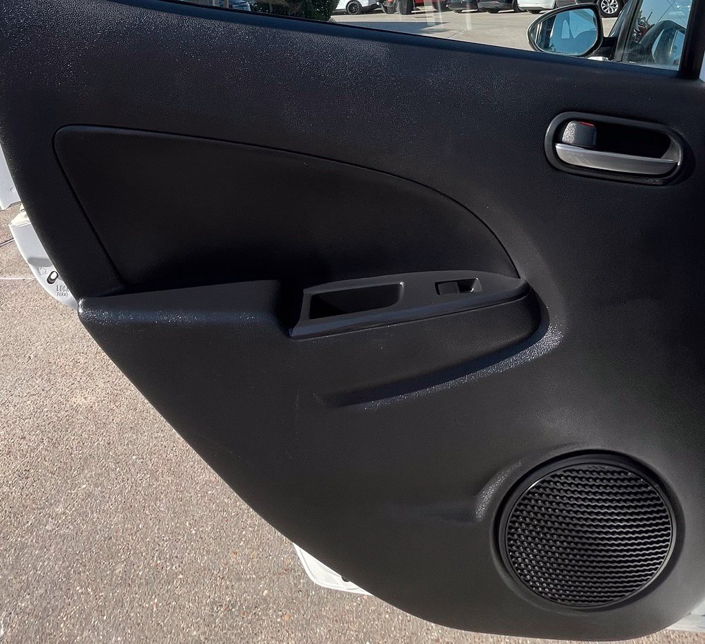Used 2014 MAZDA MAZDA2 Sport FWD image 28