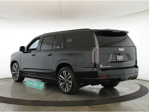 Used 2025 Cadillac Escalade ESV Sport image 8