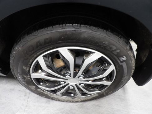 Used 2021 Nissan Kicks S image 24