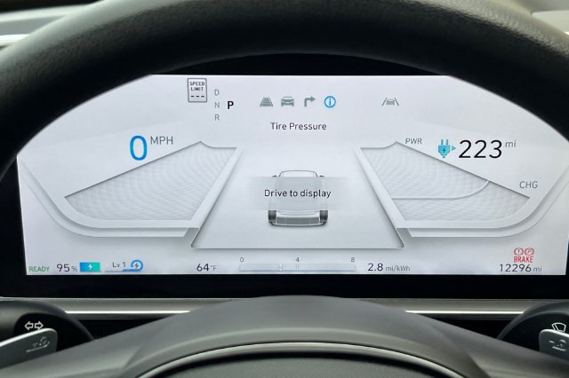 Certified 2025 Hyundai Ioniq 6 SE RWD image 31