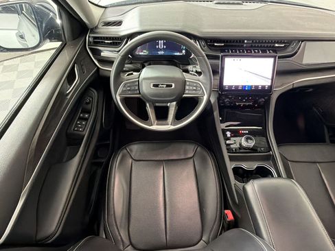Used 2023 Jeep Grand Cherokee 4WD 4xe w/ Luxury Tech Group II image 30