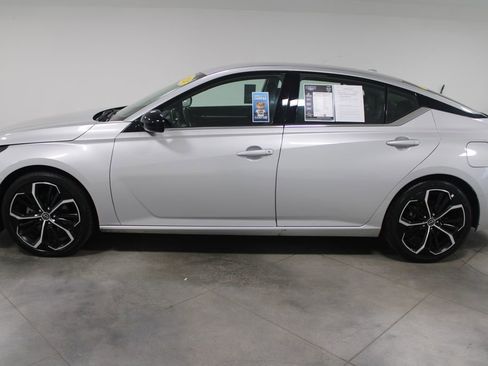 Used 2024 Nissan Altima 2.5 SR image 6