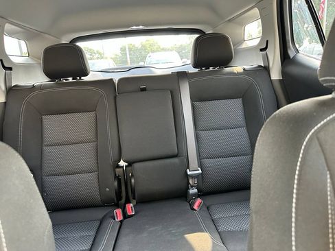 Used 2022 GMC Terrain SLE FWD image 17