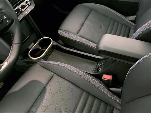 Certified 2025 MINI Cooper S image 22