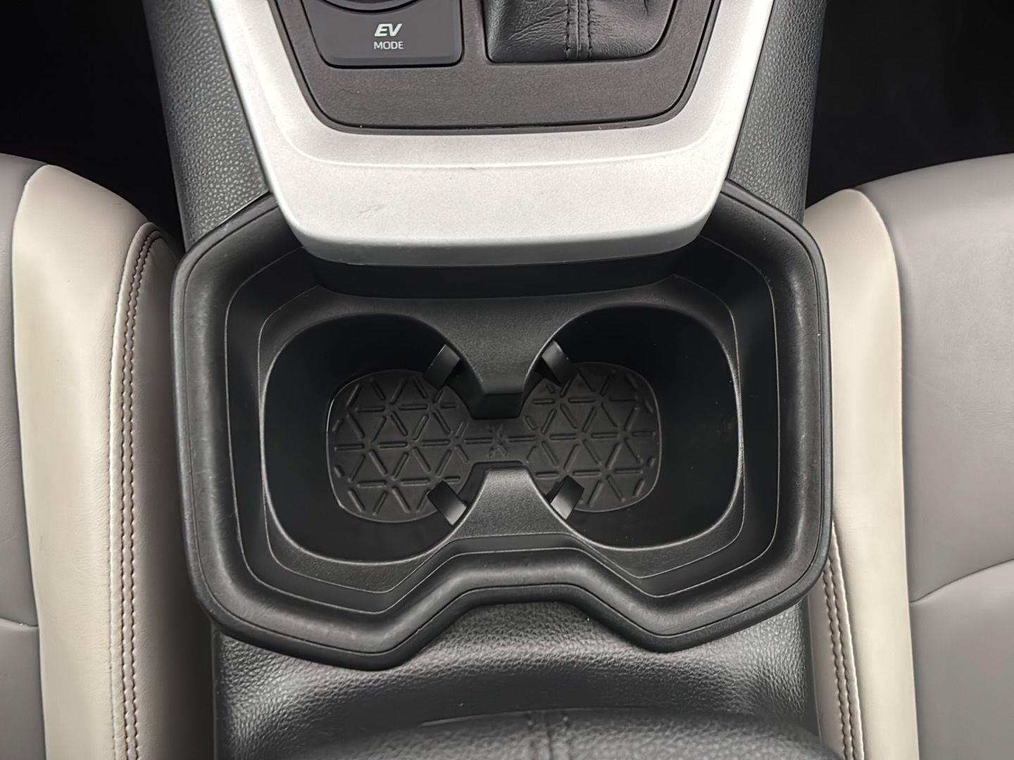 Used 2021 Toyota RAV4 XLE Premium AWD/4WD image 31