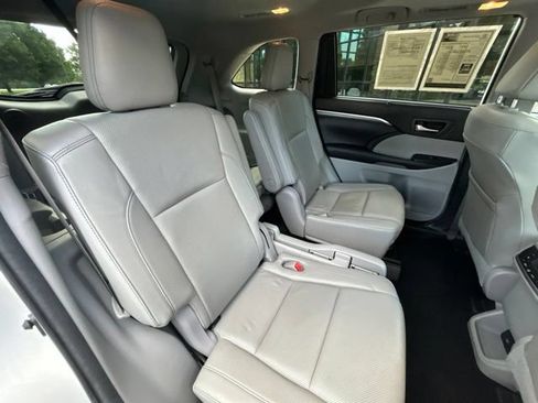 Used 2018 Toyota Highlander Limited AWD/4WD image 29