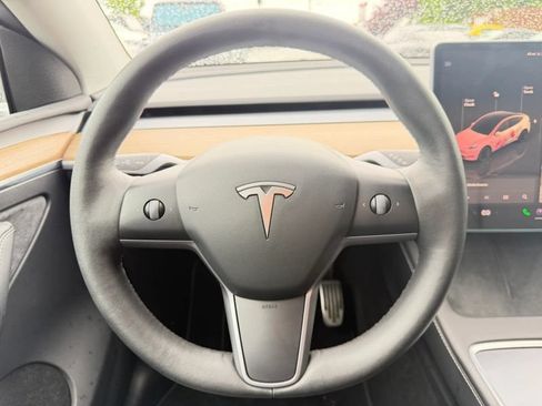 Used 2023 Tesla Model Y Long Range AWD/4WD image 20