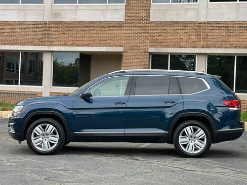 Used 2019 Volkswagen Atlas SEL Premium AWD/4WD image 2
