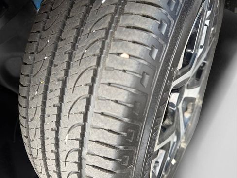 Used 2025 Jeep Compass Limited image 19