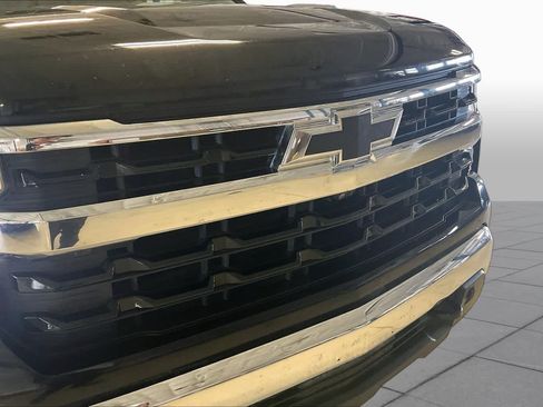 Used 2022 Chevrolet Silverado 1500 LT AWD/4WD image 32