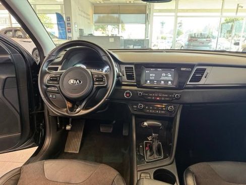 Used 2019 Kia Niro EX FWD image 25