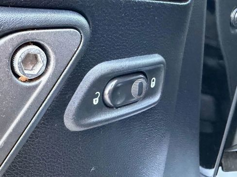 Used 2012 Jeep Wrangler Unlimited Sport image 21