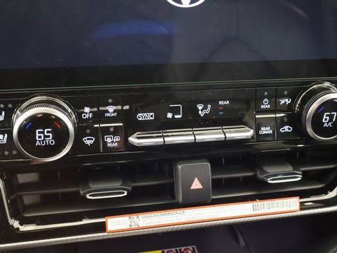 New 2026 Toyota Highlander Platinum image 22