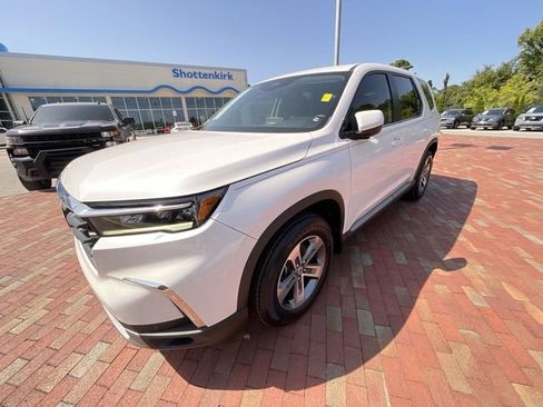 Certified 2025 Honda Pilot EX-L image 29