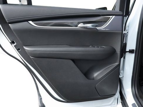 Used 2022 Cadillac XT6 Sport w/ Technology Package image 23