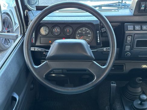 Used 1993 Land Rover Defender 110 image 16