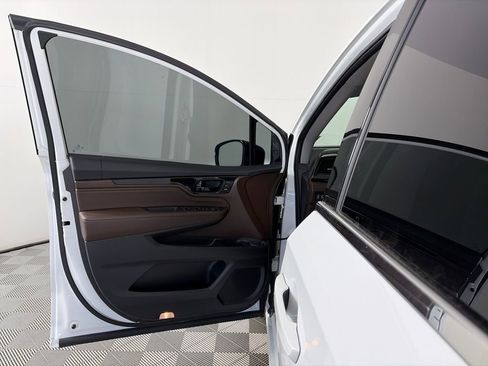 Used 2025 Honda Odyssey Elite image 10