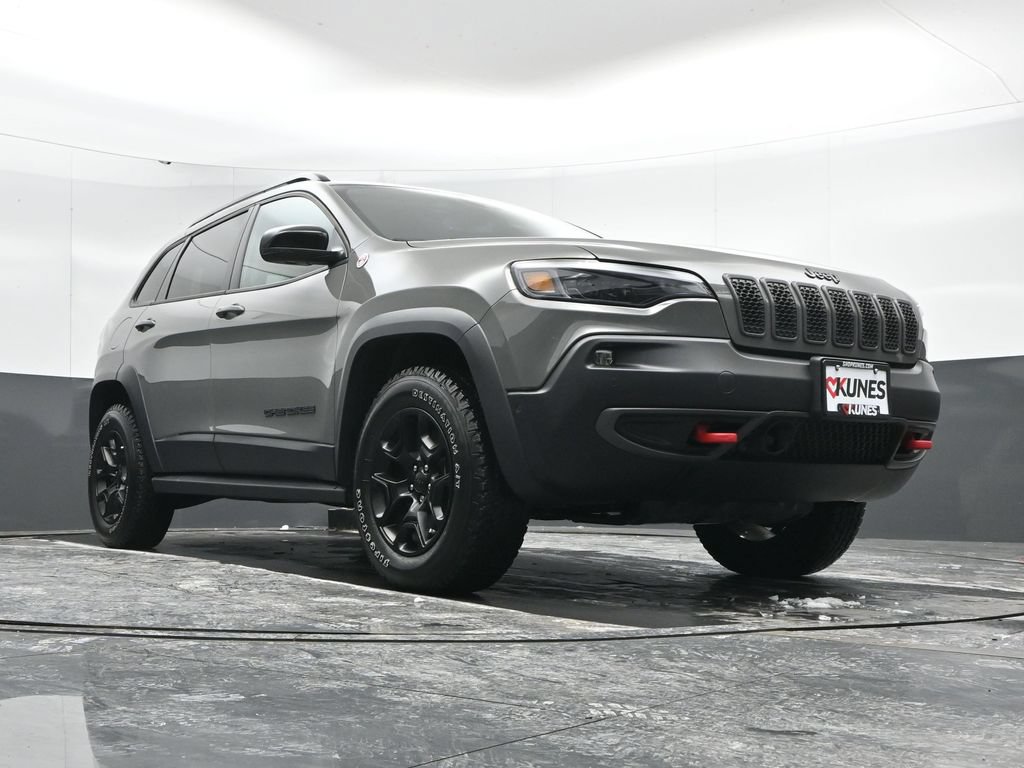 Used 2023 Jeep Cherokee Trailhawk w/ Trailer Tow Group AWD/4WD image 48