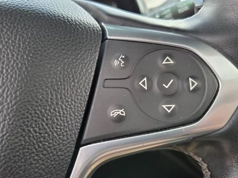 Used 2023 Chevrolet Traverse Premier FWD image 35