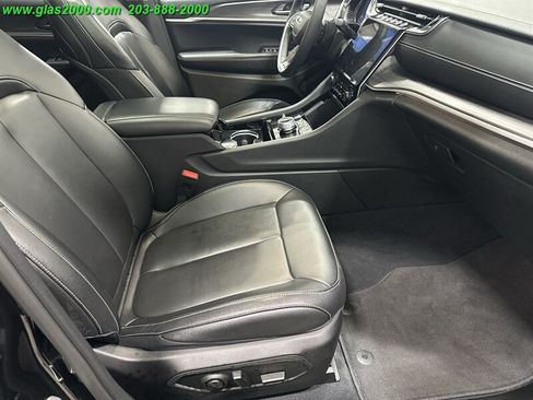 Used 2023 Jeep Grand Cherokee L Limited AWD/4WD image 21
