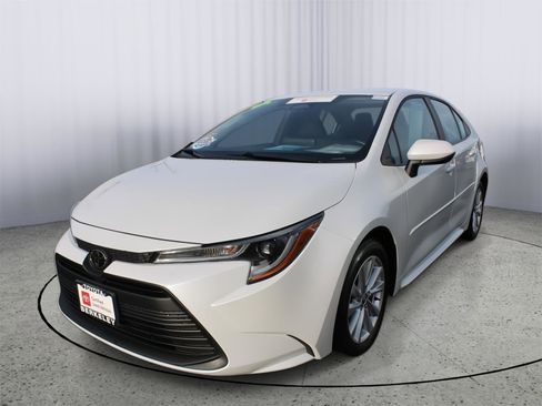 Certified 2024 Toyota Corolla LE image 4