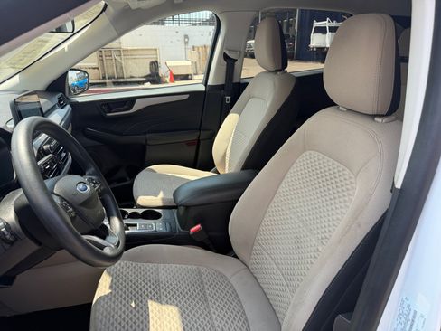 Used 2022 Ford Escape SE FWD image 15
