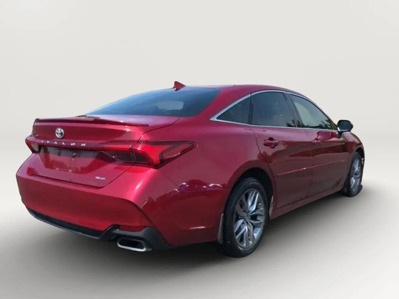 Used 2019 Toyota Avalon XLE FWD image 7
