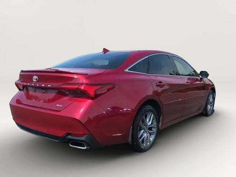 Used 2019 Toyota Avalon XLE FWD image 7