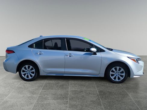 Used 2025 Toyota Corolla LE image 6