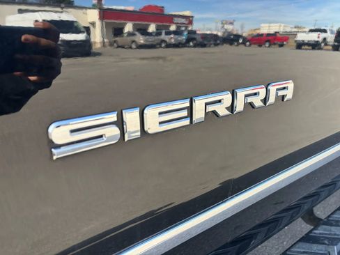 Used 2018 GMC Sierra 1500 SLT w/ SLT Premium Package image 4