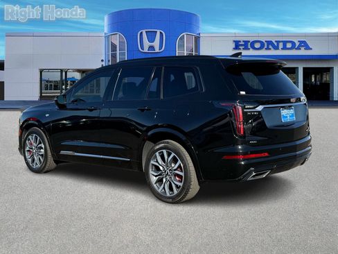 Used 2023 Cadillac XT6 Sport w/ Platinum Package image 4