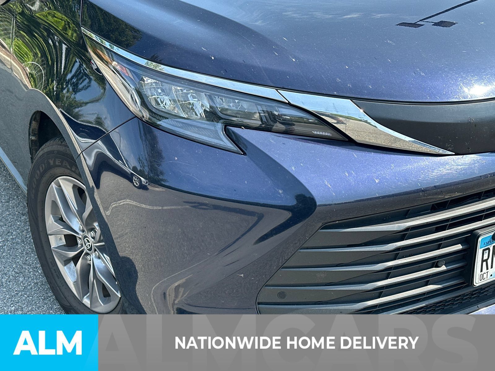 Used 2025 Toyota Sienna XLE FWD image 4
