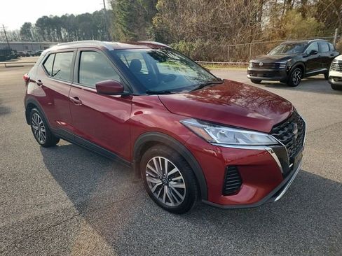 Used 2023 Nissan Kicks SV image 7