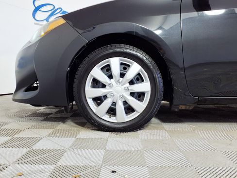 Used 2017 Toyota Corolla LE FWD image 7