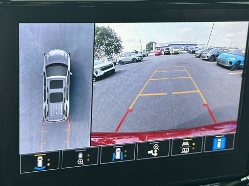 Certified 2023 Chevrolet Traverse RS w/ LPO, Floor Liner Package AWD/4WD image 30