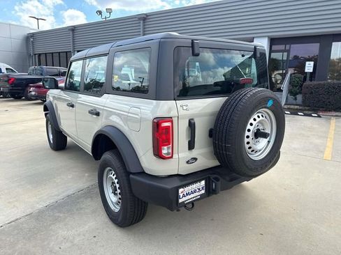 New 2025 Ford Bronco 4-Door image 4