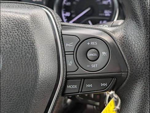 Used 2020 Toyota Camry LE FWD image 16