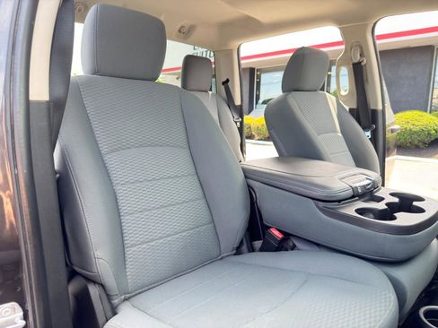Used 2018 RAM 2500 Tradesman w/ Chrome Appearance Group AWD/4WD image 35