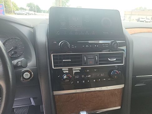 Used 2023 Nissan Armada SL w/ Captain's Chairs Package AWD/4WD image 11