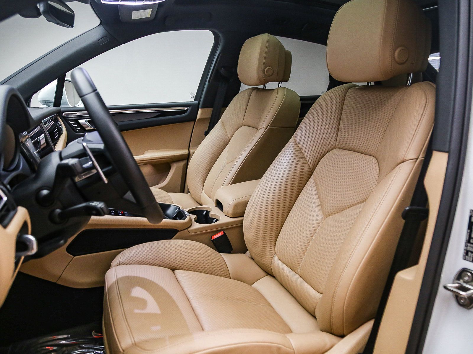 Certified 2026 Porsche Macan S AWD/4WD image 10