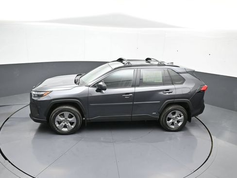 Used 2024 Toyota RAV4 LE AWD/4WD image 40