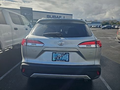 Used 2023 Toyota Corolla Cross LE image 3