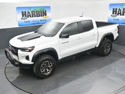 New 2026 Chevrolet Colorado ZR2 w/ Off-Road Front Bumper Package AWD/4WD image 21