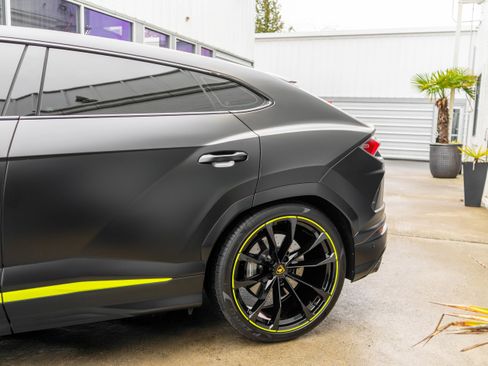 Used 2021 Lamborghini Urus AWD/4WD image 5